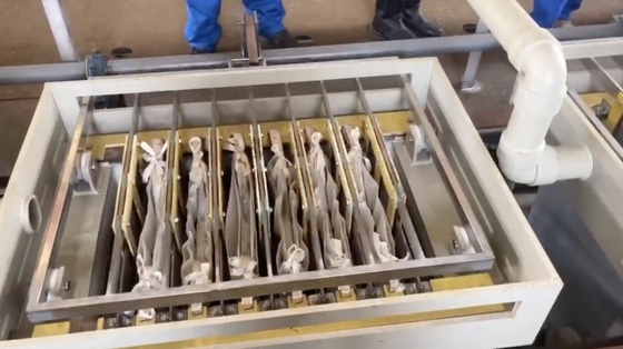 Refinaria de sucata de prata com um teor de prata igual ou superior a 92% e cobre 8%